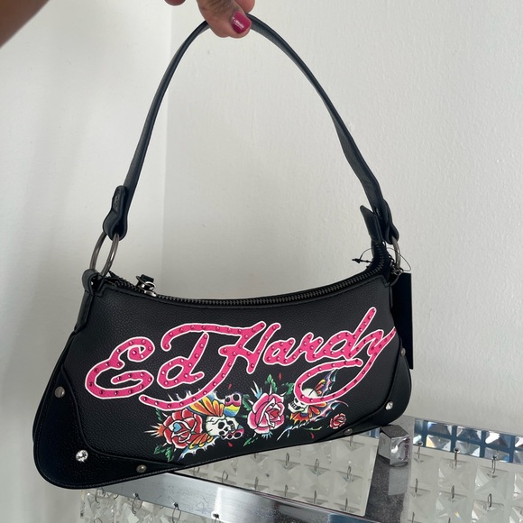 Ed Hardy Handbags - Ed Hardy NWT shoulder bag w/crossbody strap pink classic tattoo. 🩷🤍🖤🩷